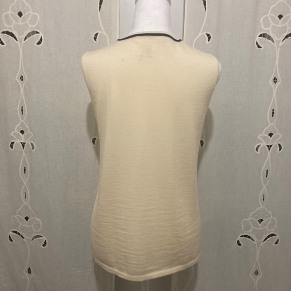 Escada Sleeveless Top, Cream and Black, Size 34 (Fits Like 2 or 4 US) - Picture 7 of 13